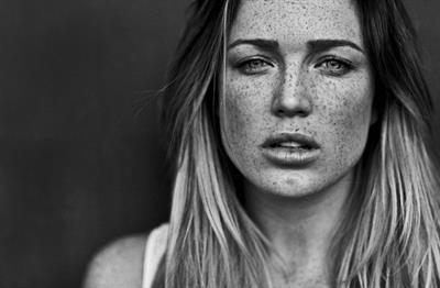 Caity Lotz