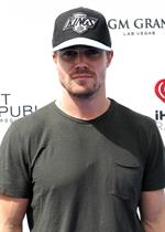 Stephen Amell