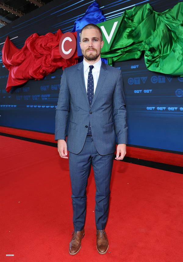 Stephen Amell