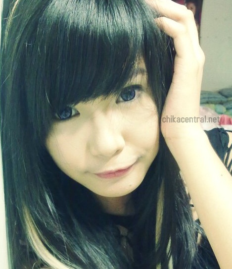 Myrtle Sarrosa taking a selfie