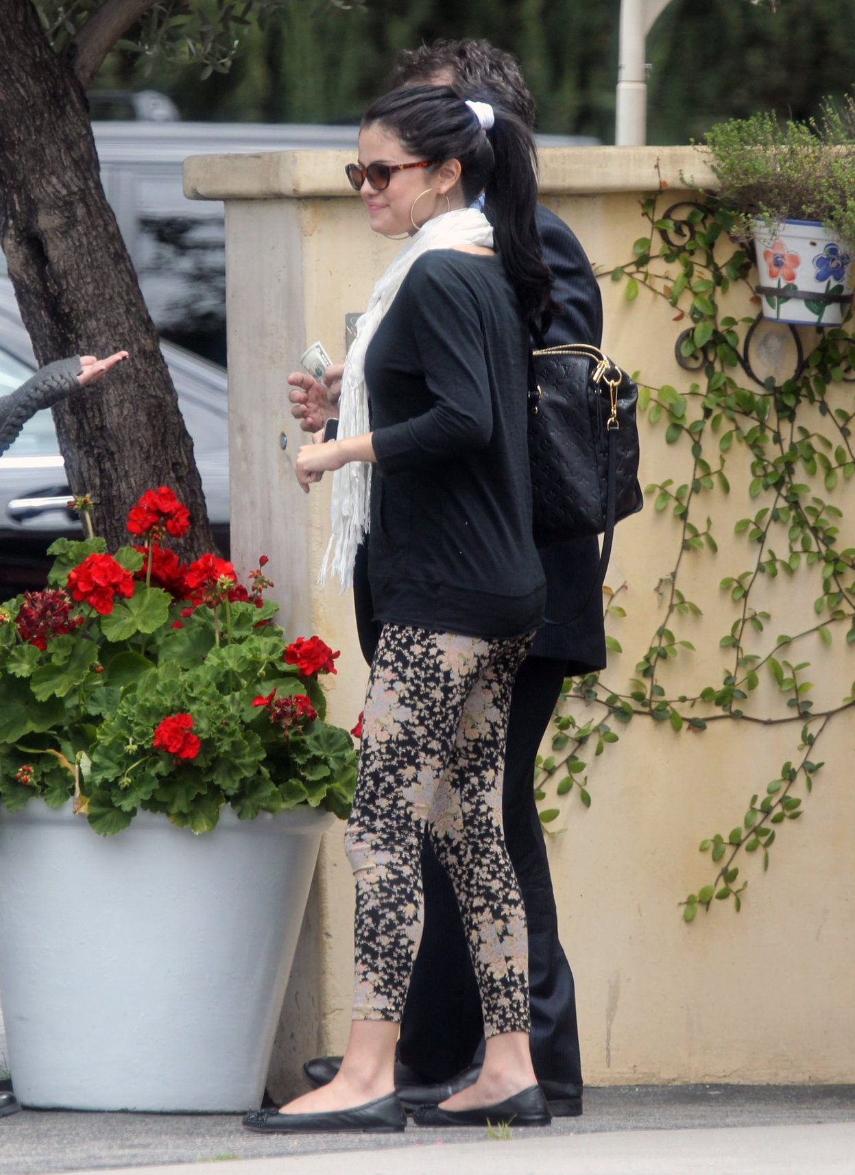 Selena Gomez going out to lunch in Studio City on April 25, 2012