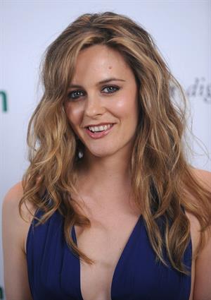 Alicia Silverstone attends the 2009 Heart of Green Awards at Hearst Tower