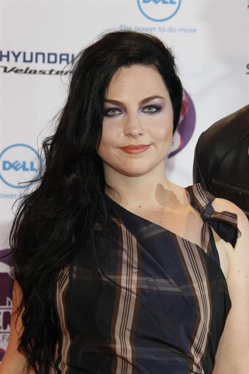 Amy Lee attends the 2011 MTV European Music Awards in Belfast Ireland on November 6, 2011