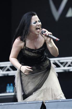 Amy Lee - Evanescence perform at the 2012 Heineken Jammin festival on July 6, 2012