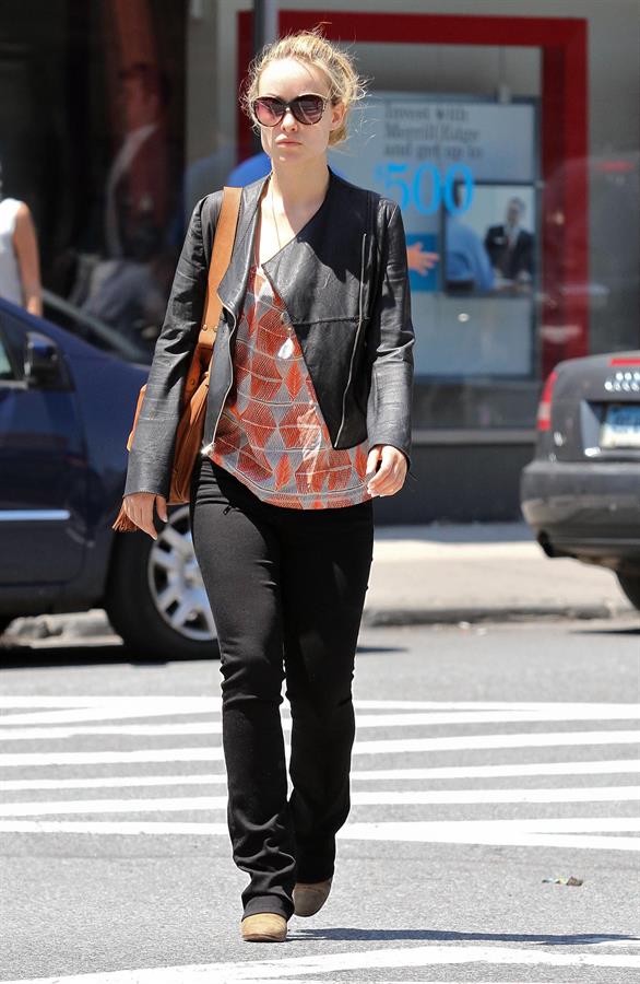 Olivia Wilde out in the west village 19 05 12 