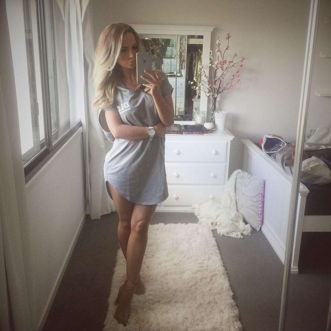 Rosanna Arkle taking a selfie