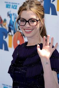 Anne Hathaway attending the Rio Los Angeles premiere on April 10, 2011