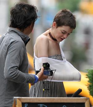 Anne Hathaway out for lunch in Brooklyn New York City on May 30, 2012