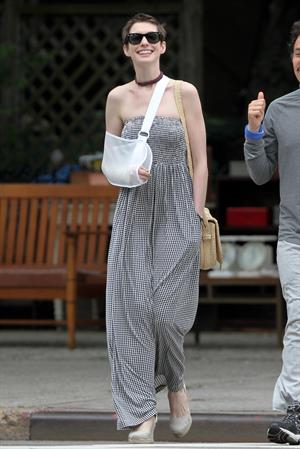 Anne Hathaway out for lunch in Brooklyn New York City on May 30, 2012