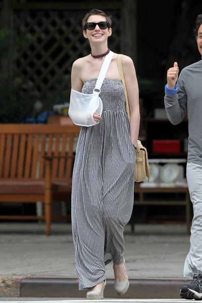 Anne Hathaway out for lunch in Brooklyn New York City on May 30, 2012