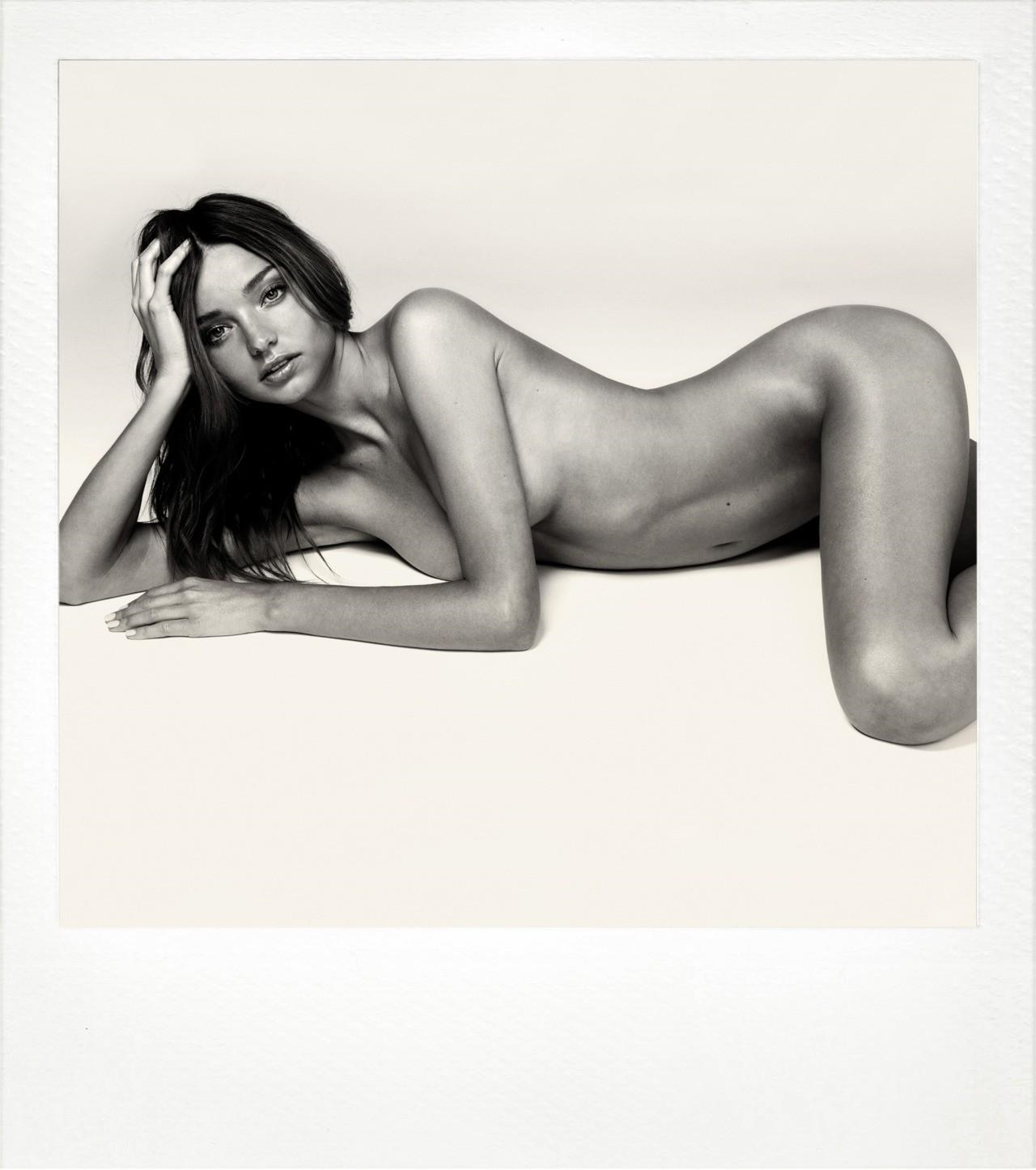 Miranda Kerr Nude Pictures. 