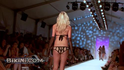 Kate Upton in lingerie - ass