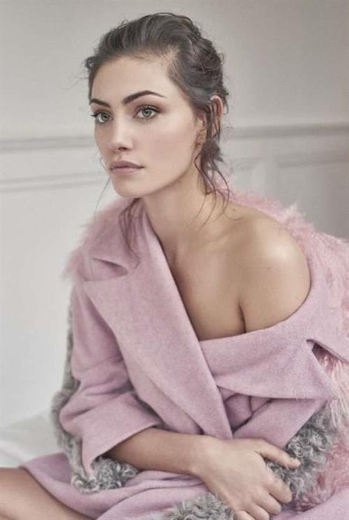 Phoebe Tonkin