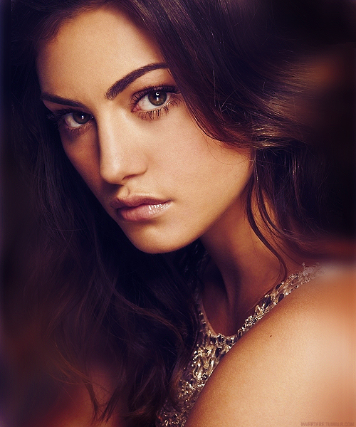 Phoebe Tonkin