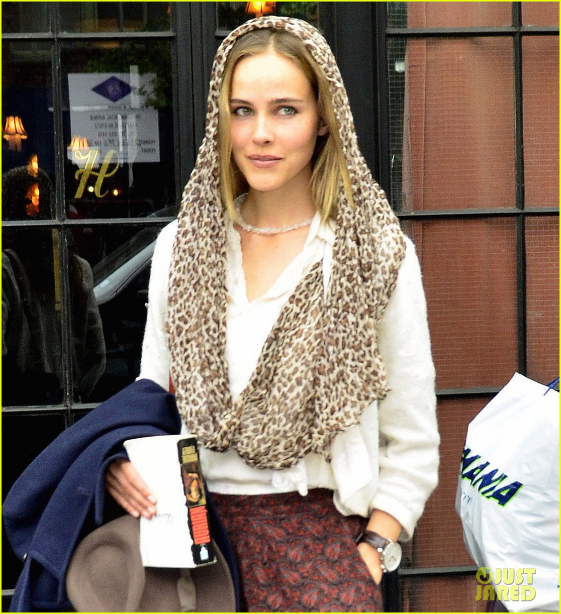 Isabel Lucas