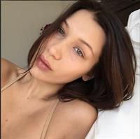 Bella Hadid taking a selfie