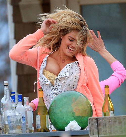 Kate Upton on the set of 'The Other Woman' in NY on June 6, 2013