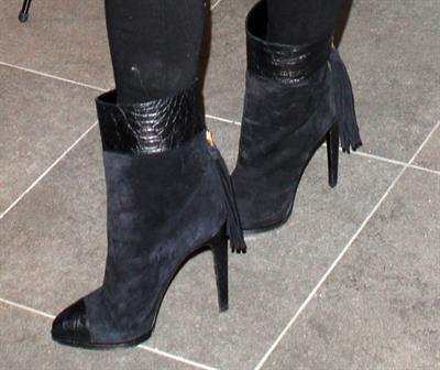 Ashley Greene Twilight Saga Eclipse signing Best Buy in New York on December 17, 2010