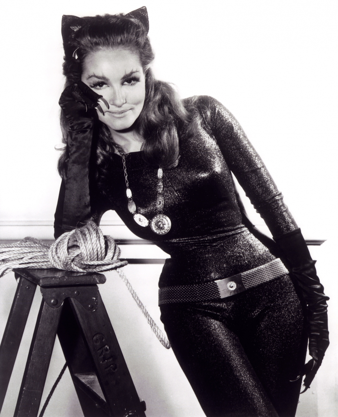 Julie newmar фото