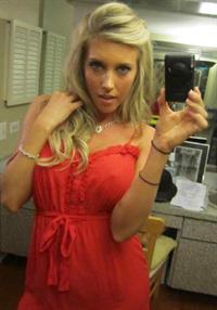 Samantha Saint taking a selfie