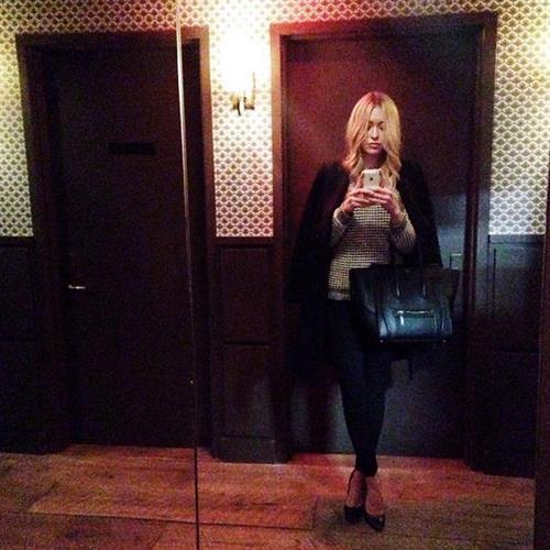 Renée Hall taking a selfie