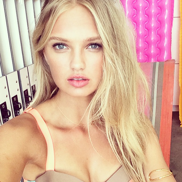 Romee Strijd in lingerie