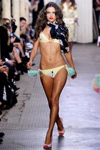 Alessandra Ambrosio in lingerie