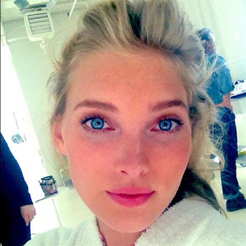 Elsa Hosk taking a selfie