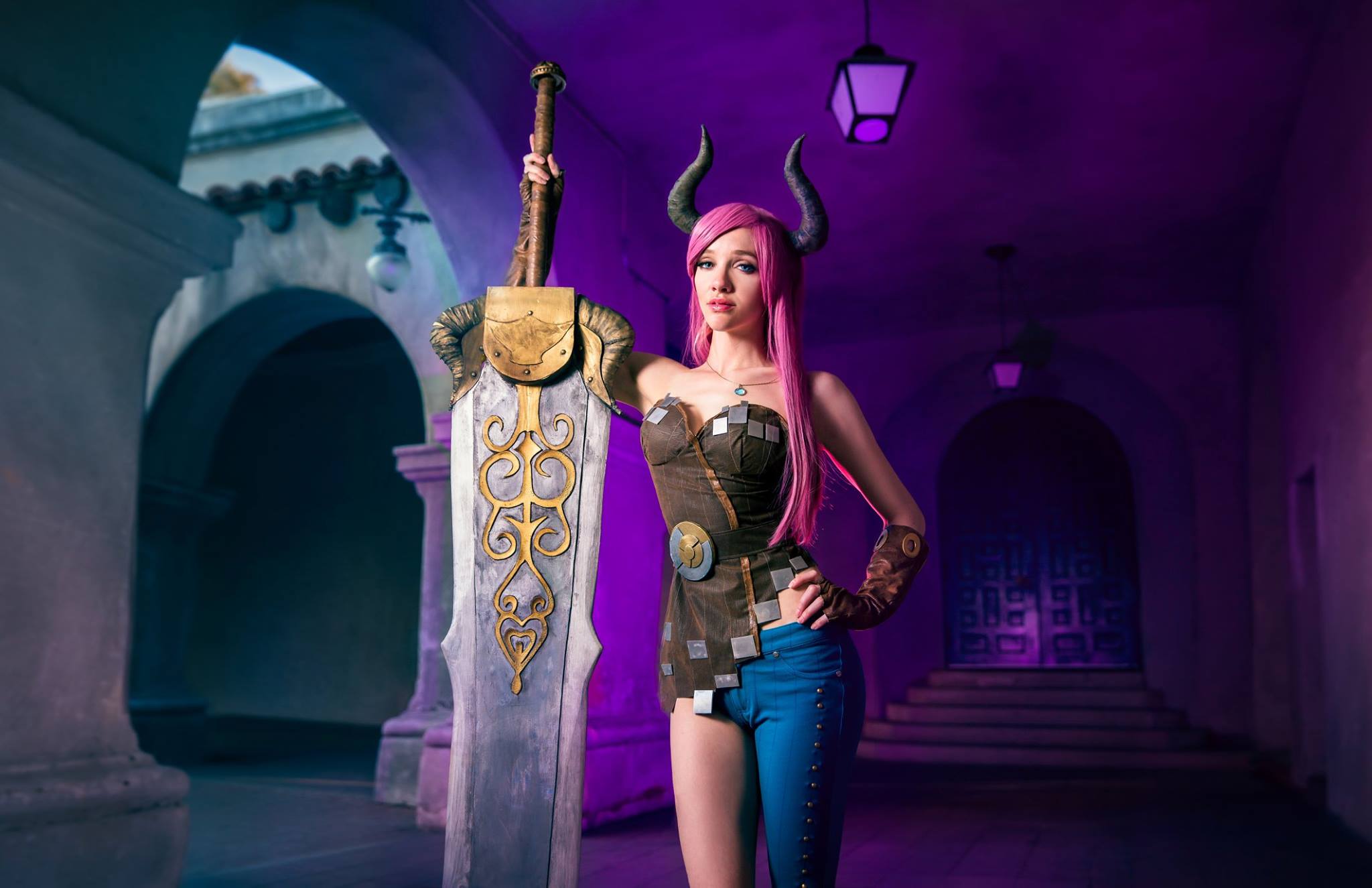 Lyz Brickley - Castanic Slayer Cosplay