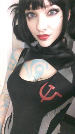 Lyz Brickley - Vladof Sickle Maya Cosplay