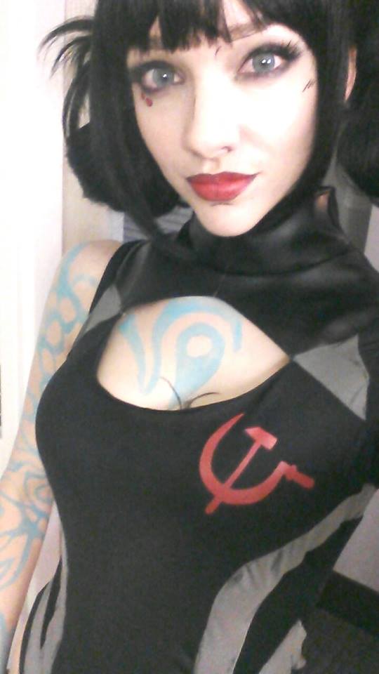 Lyz Brickley - Vladof Sickle Maya Cosplay