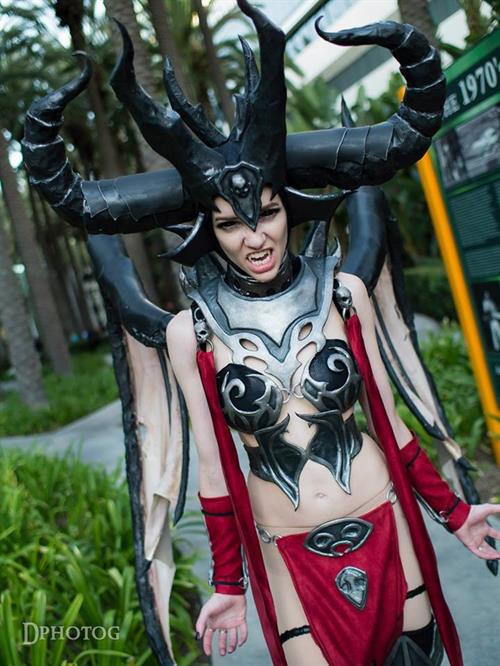 Lyz Brickley - Diablo's Lilith Cosplay