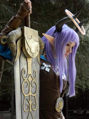 Lyz Brickley - Castanic Slayer Cosplay