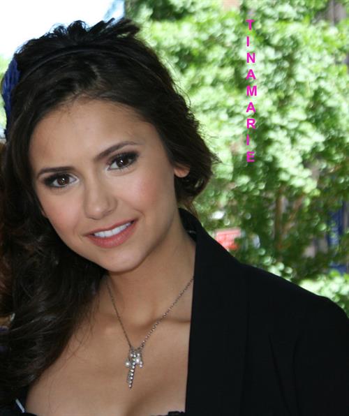 Nina Dobrev