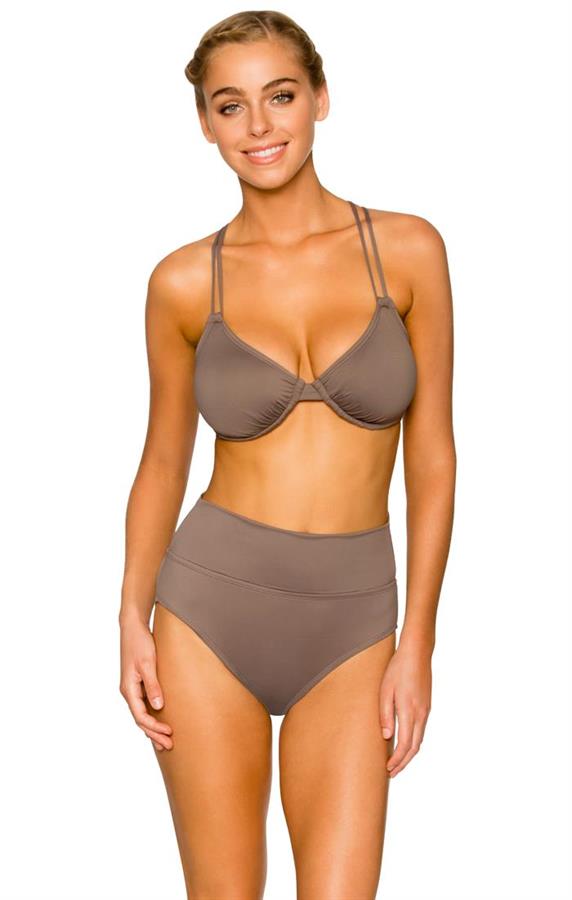 Elizabeth Turner in a bikini in lingerie