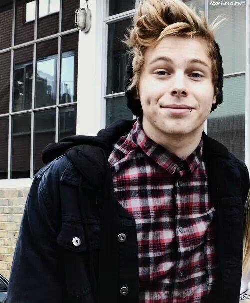 Luke Hemmings