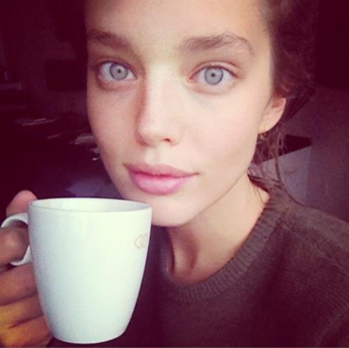 Emily DiDonato taking a selfie
