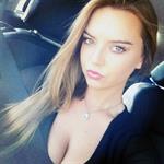 Lauren Hanley taking a selfie