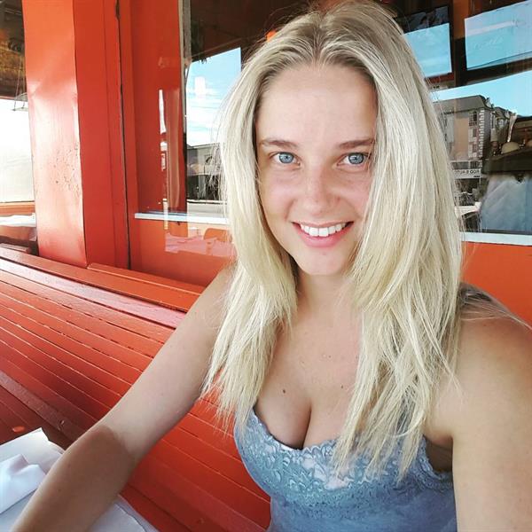 Genevieve Morton taking a selfie