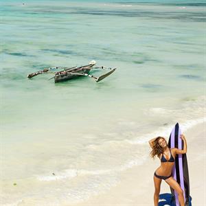 Nina Agdal - Sports Illustrated Swimsuit 2016