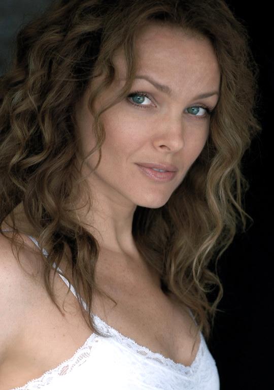 Dina Meyer