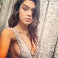 Lauren Layne taking a selfie