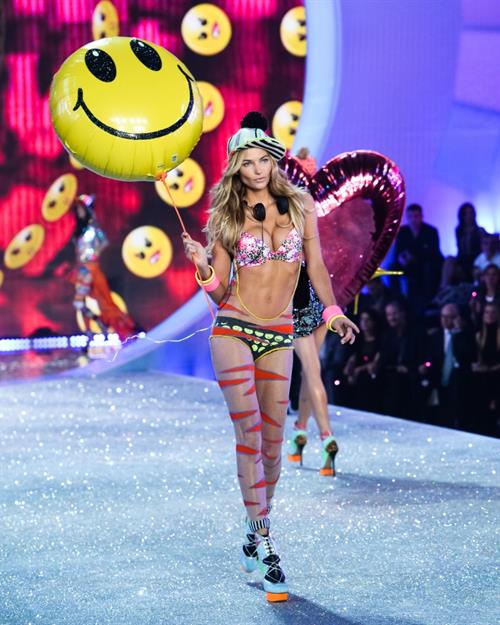 Jessica Hart in lingerie