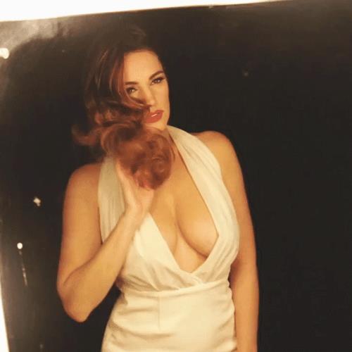 Kelly Brook Nude Gif