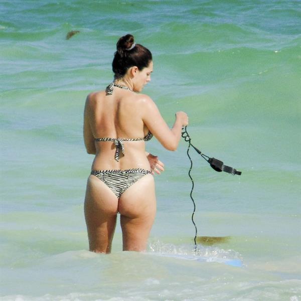 Kelly Brook in a bikini - ass