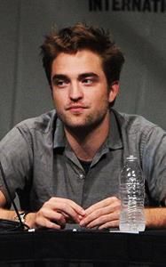 Robert Pattinson