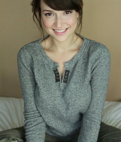 Milana Vayntrub