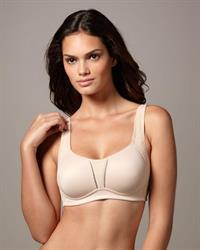 Lisalla Montenegro is a super hot model from Goias, Brazil