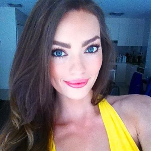 Emily Skye taking a selfie