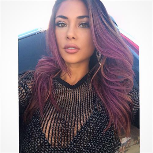 Arianny Celeste taking a selfie